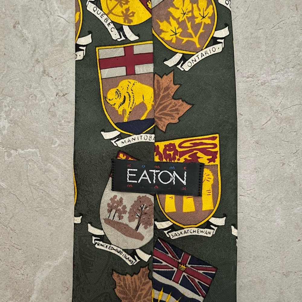 Vintage Eaton Canadian Coat of Arms Tie